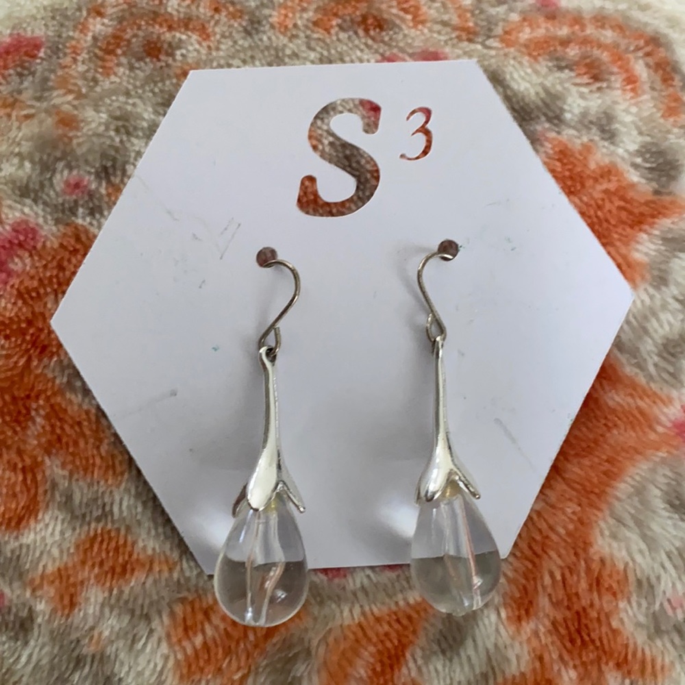 Clear water drop 💧 earrings